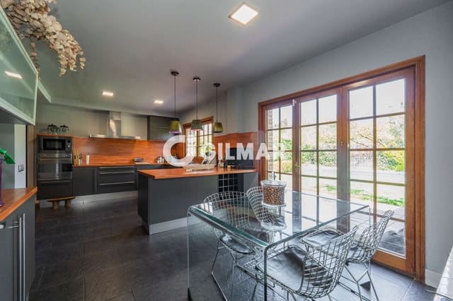 Chalet de 4 habitaciones en La Moraleja, Alcobendas en venta con piscina garaje - 4.250.000 € (Ref: 10158733)