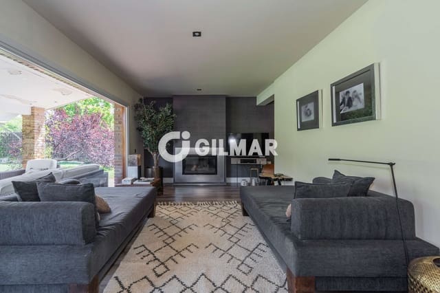 Chalet de 4 habitaciones en La Moraleja, Alcobendas en venta con piscina garaje - 4.250.000 € (Ref: 10158733)