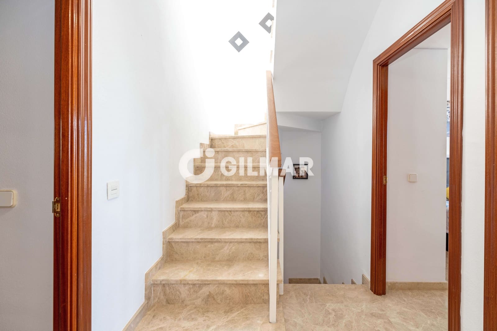 4 makuuhuone Rivitalo myytävänä paikassa Marbella mukana uima-altaan 
autotalli - 640 000 € (Ref: 10165774)