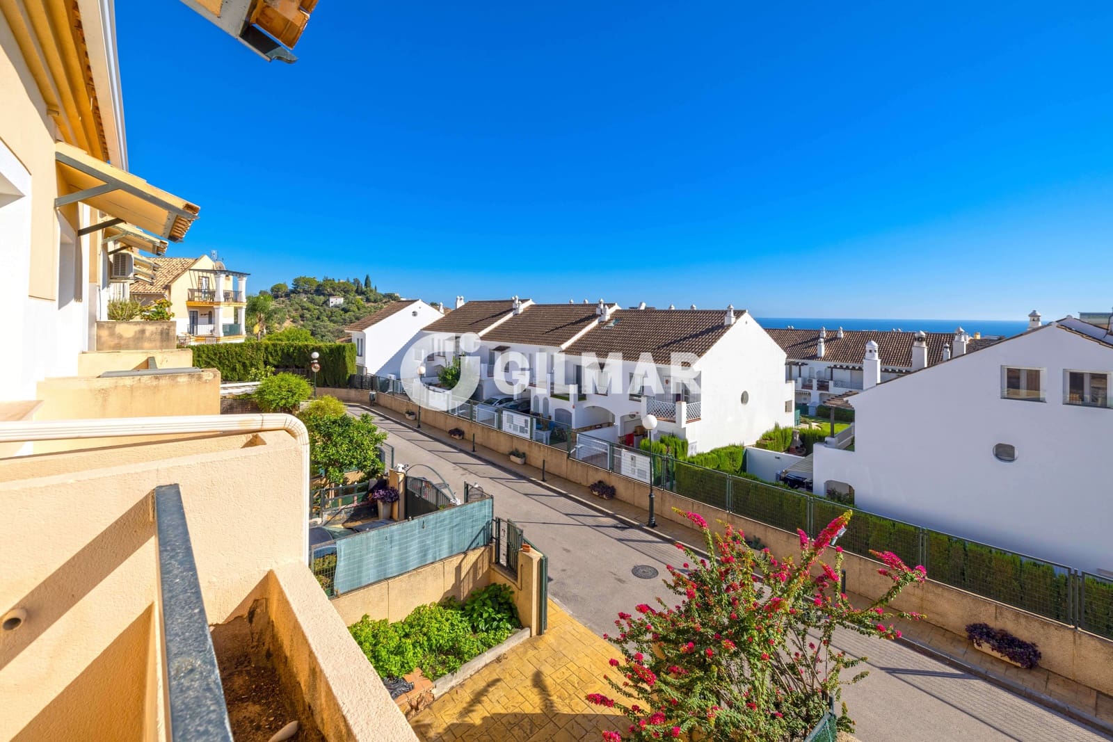 4 makuuhuone Rivitalo myytävänä paikassa Marbella mukana uima-altaan 
autotalli - 640 000 € (Ref: 10165774)