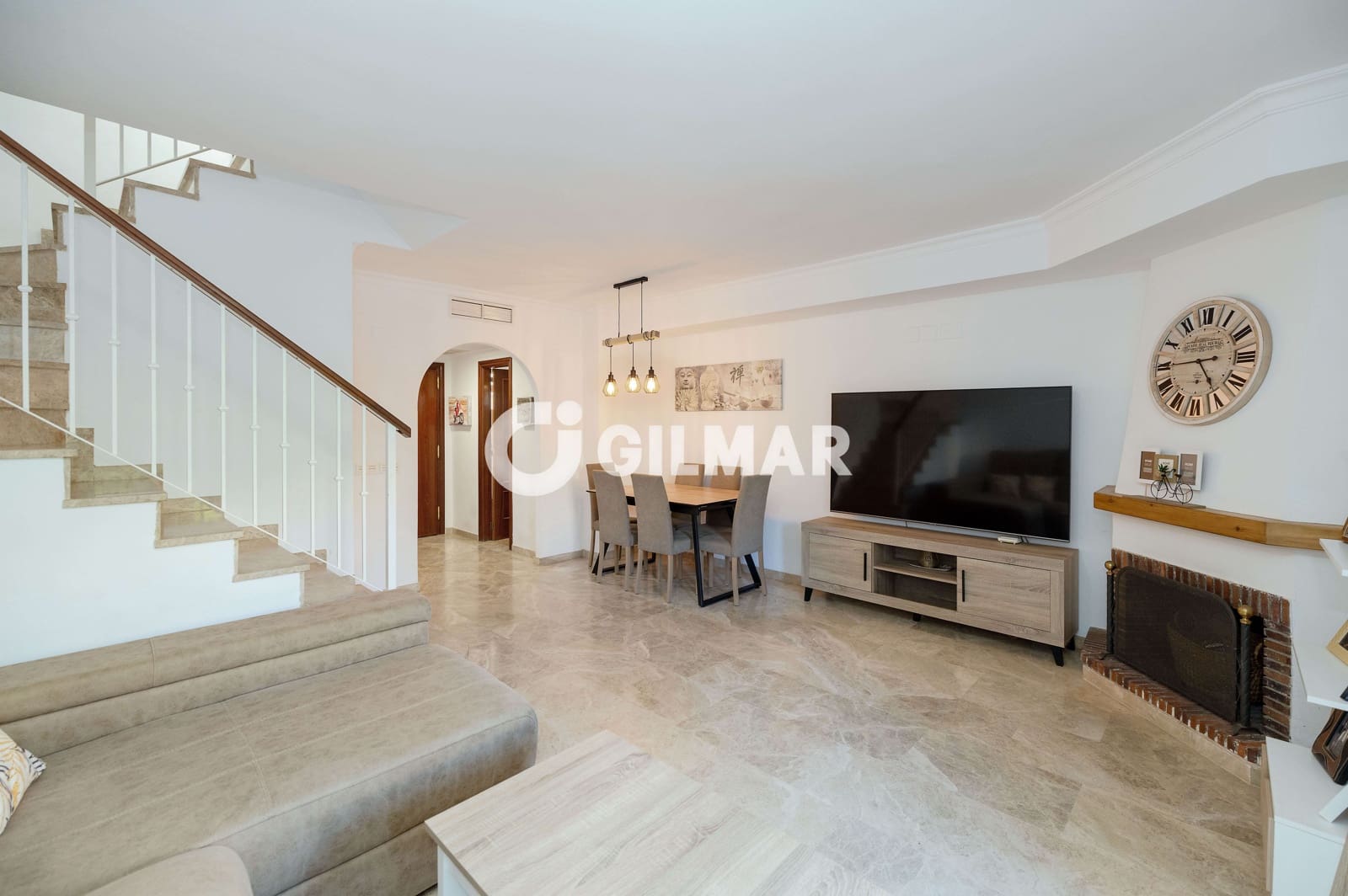 4 makuuhuone Rivitalo myytävänä paikassa Marbella mukana uima-altaan 
autotalli - 640 000 € (Ref: 10165774)