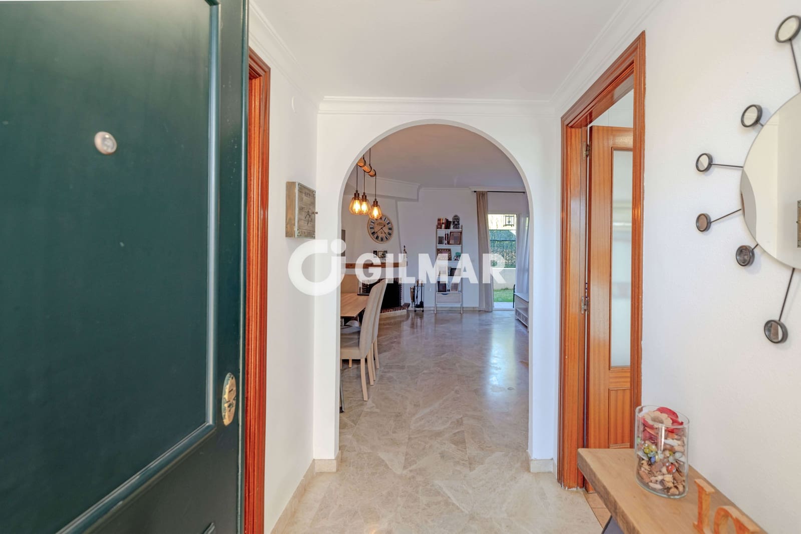 4 makuuhuone Rivitalo myytävänä paikassa Marbella mukana uima-altaan 
autotalli - 640 000 € (Ref: 10165774)