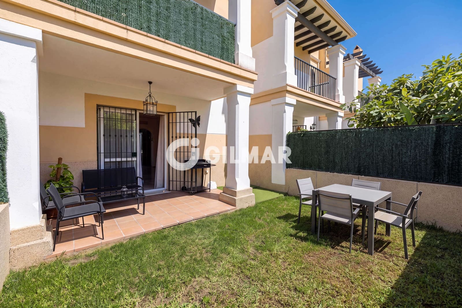 4 makuuhuone Rivitalo myytävänä paikassa Marbella mukana uima-altaan 
autotalli - 640 000 € (Ref: 10165774)