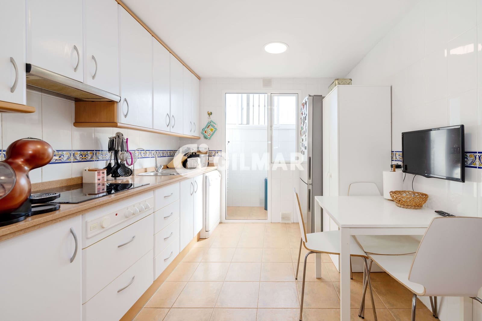 4 makuuhuone Rivitalo myytävänä paikassa Marbella mukana uima-altaan 
autotalli - 640 000 € (Ref: 10165774)
