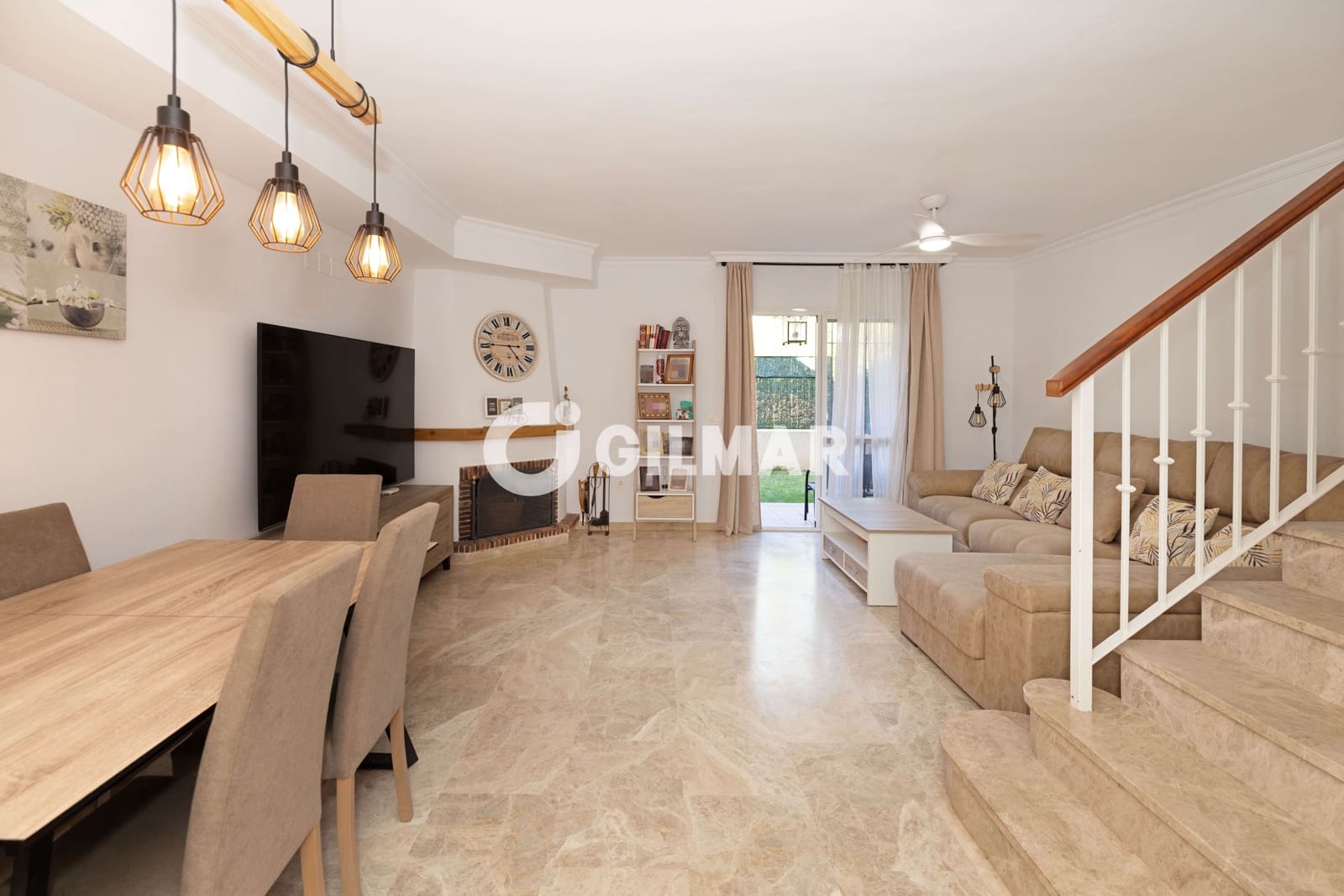 4 makuuhuone Rivitalo myytävänä paikassa Marbella mukana uima-altaan 
autotalli - 640 000 € (Ref: 10165774)