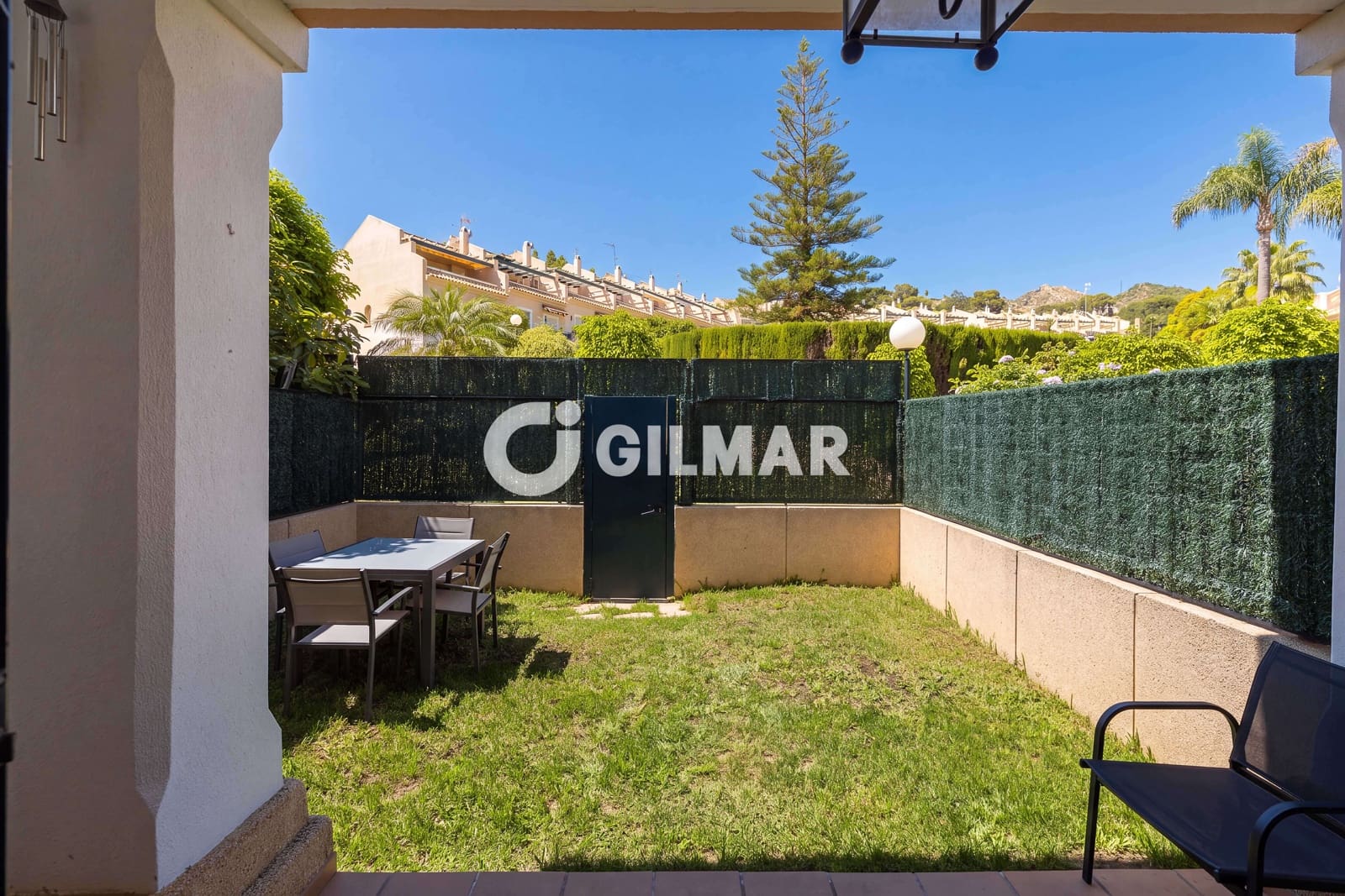 4 makuuhuone Rivitalo myytävänä paikassa Marbella mukana uima-altaan 
autotalli - 640 000 € (Ref: 10165774)