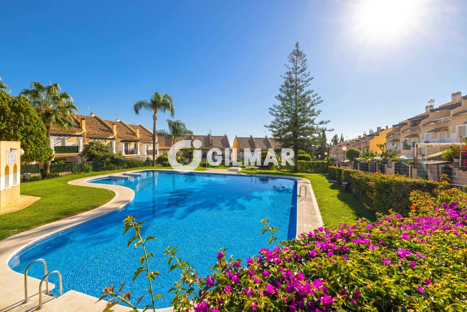 4 makuuhuone Rivitalo myytävänä paikassa Marbella mukana uima-altaan 
autotalli - 640 000 € (Ref: 10165774)