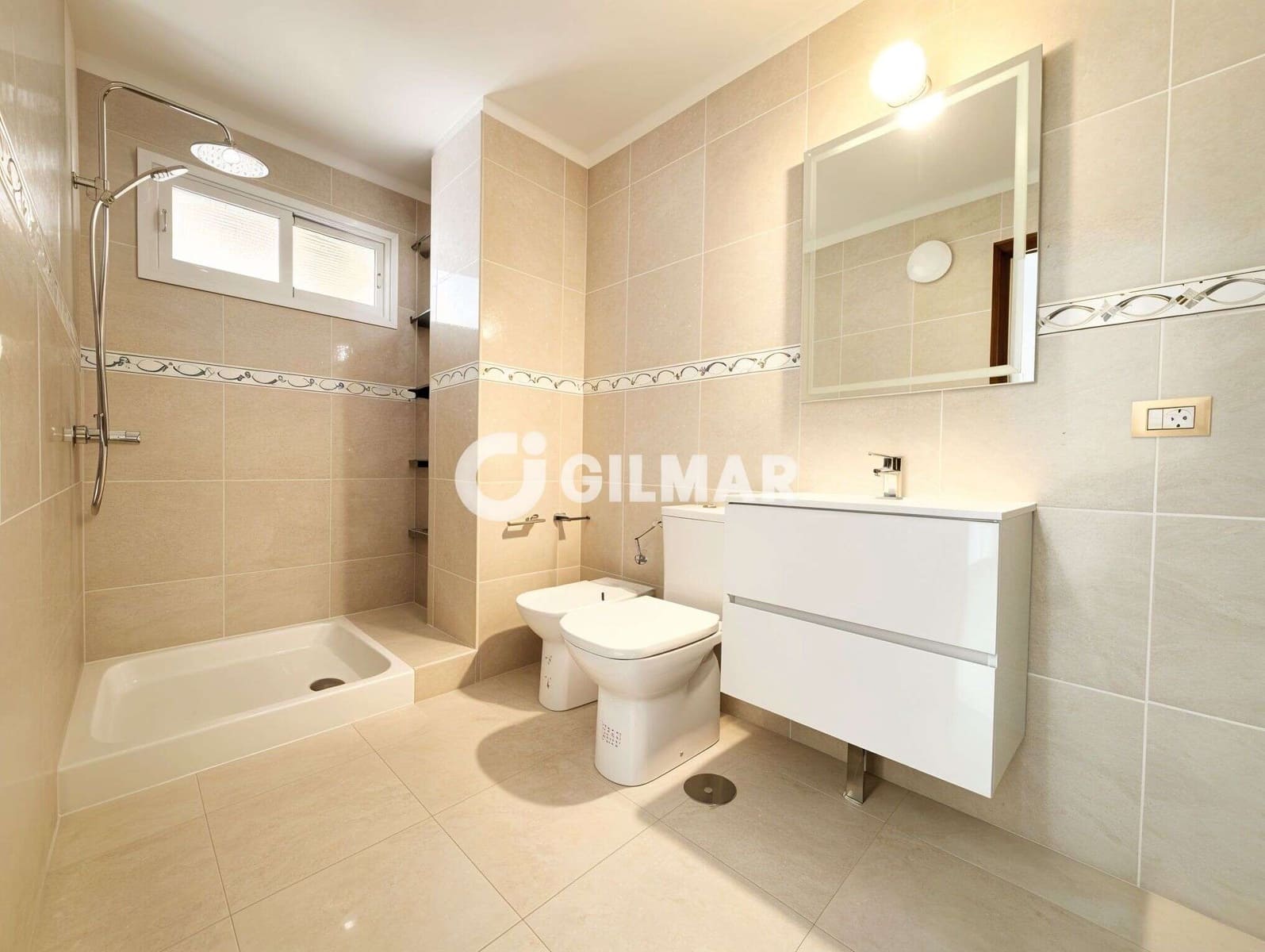Piso de 3 habitaciones en Guargacho en venta con garaje - 280.000 € (Ref: 10165927)