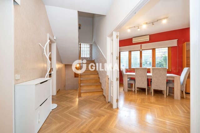 4 slaapkamer Villa te koop in Mirasierra, Madrid stad met zwembad garage - € 1.825.000 (Ref: 10166967)