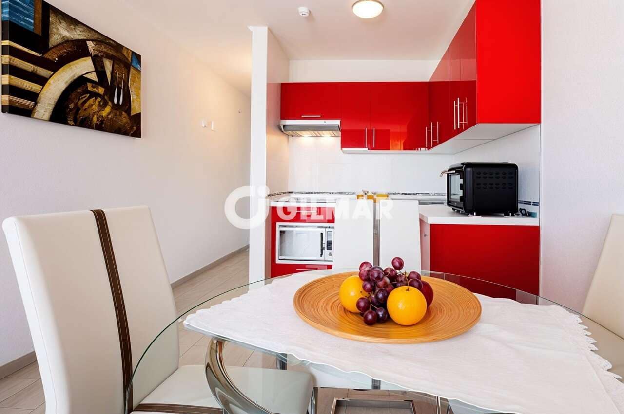 Piso de 1 habitación en Playa de las Americas en venta con piscina - 315.000 € (Ref: 10169058)