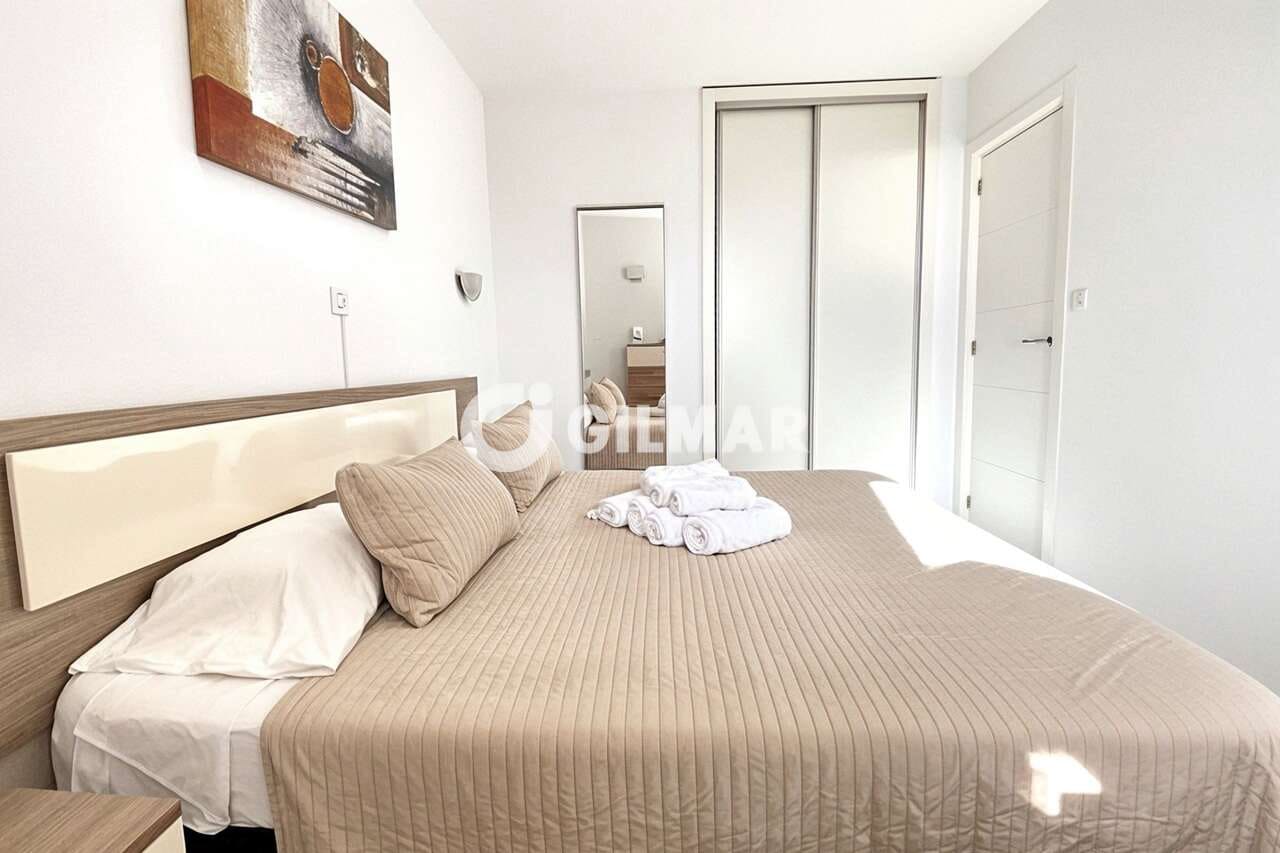 Piso de 1 habitación en Playa de las Americas en venta con piscina - 315.000 € (Ref: 10169058)