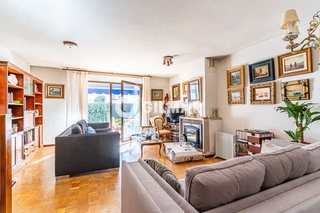 4 sypialnia Dom szeregowy na sprzedaż w Las Rozas de Madrid z basenem garażem - 849 000 € (Ref: 10172802)