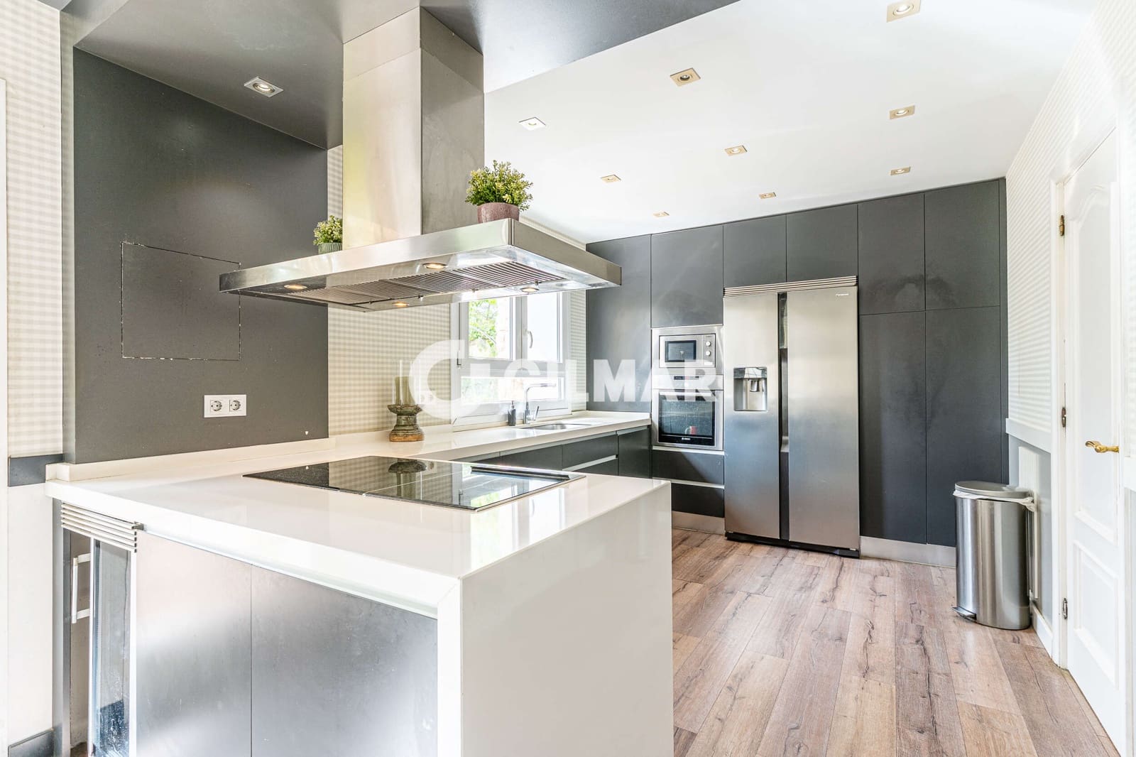 Chalet de 6 habitaciones en San Sebastián de los Reyes en venta con piscina garaje - 1.900.000 € (Ref: 10172977)
