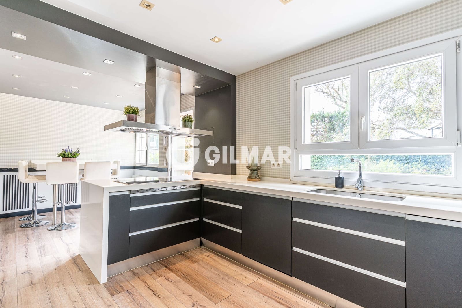Chalet de 6 habitaciones en San Sebastián de los Reyes en venta con piscina garaje - 1.900.000 € (Ref: 10172977)