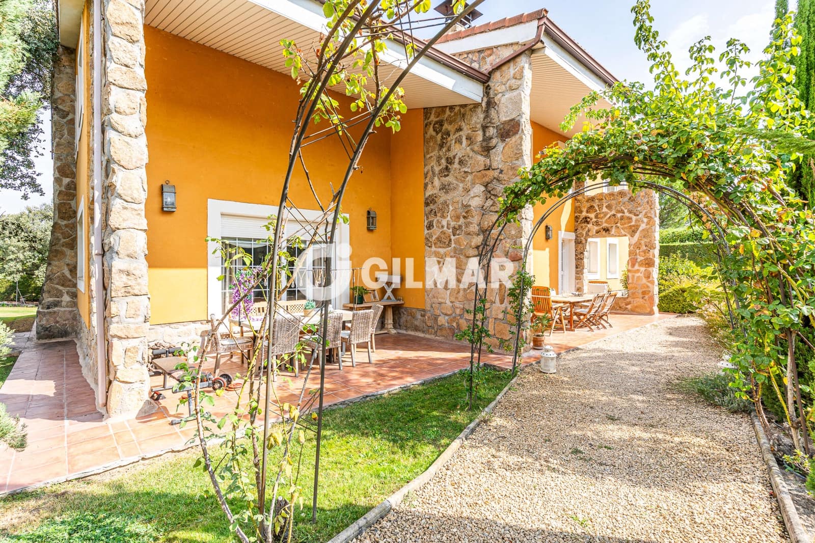 Chalet de 6 habitaciones en San Sebastián de los Reyes en venta con piscina garaje - 1.900.000 € (Ref: 10172977)