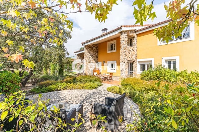 Chalet de 6 habitaciones en San Sebastián de los Reyes en venta con piscina garaje - 1.900.000 € (Ref: 10172977)
