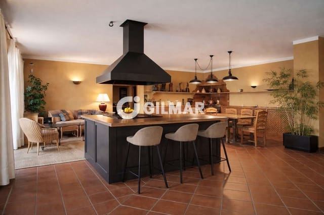 Chalet de 5 habitaciones en San Sebastián de los Reyes en venta con piscina garaje - 2.390.000 € (Ref: 10172979)