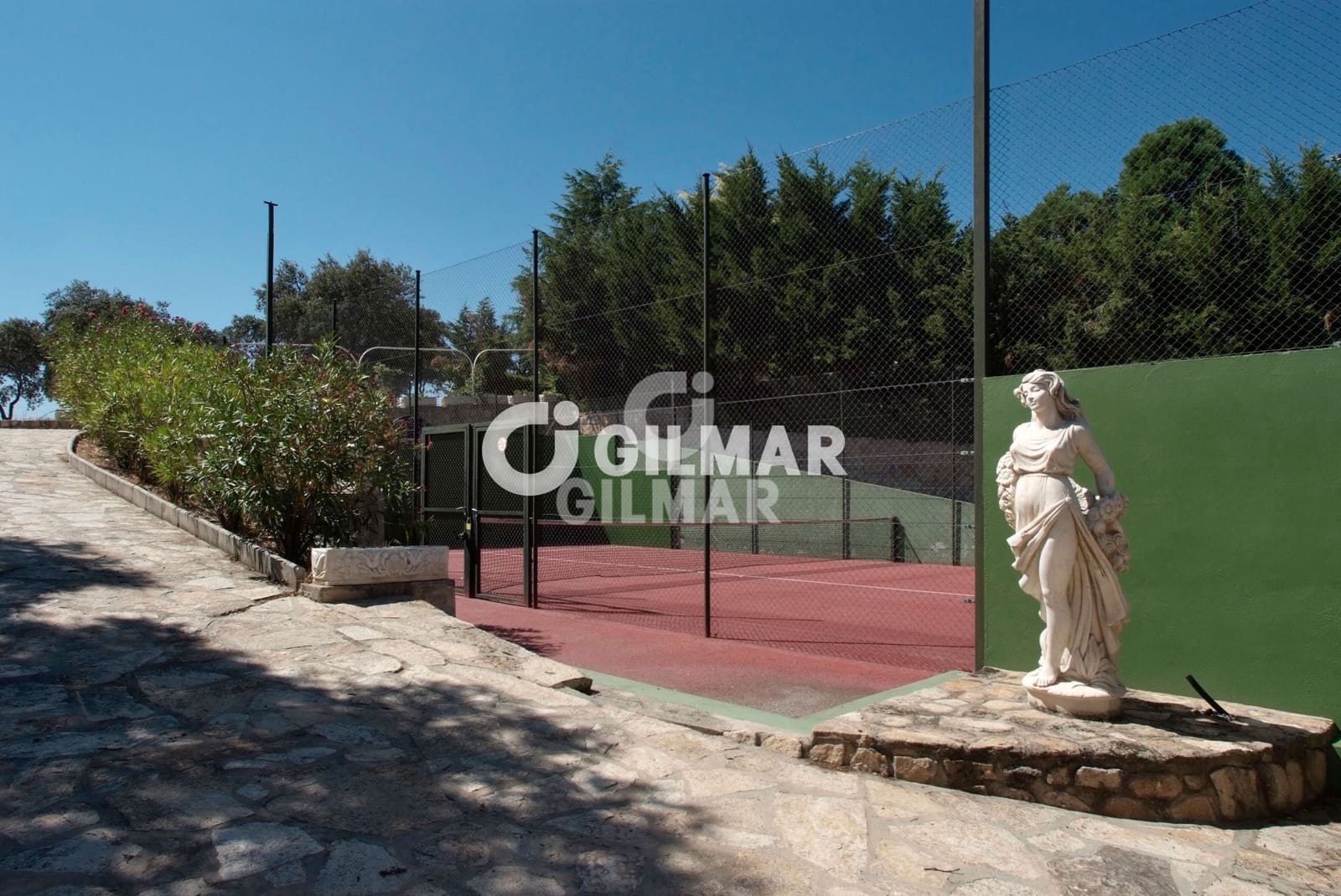 5 soverom Villa til salgs i San Sebastian de los Reyes med svømmebasseng garasje - € 2 390 000 (Ref: 10172979)