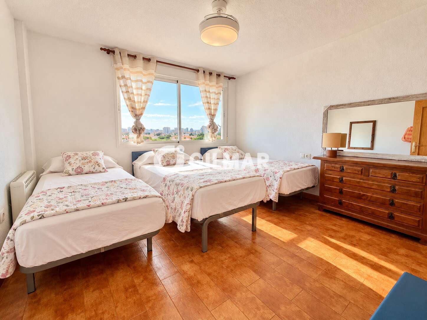 2 bedroom Flat for sale in Alicante / Alacant city with pool garage - € 445,000 (Ref: 10173046)