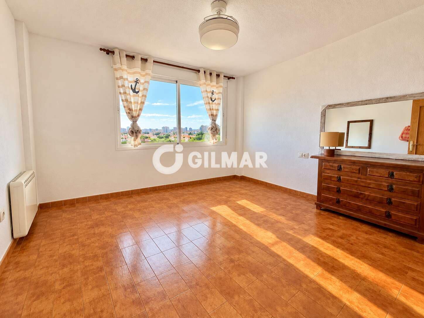 2 bedroom Flat for sale in Alicante / Alacant city with pool garage - € 445,000 (Ref: 10173046)