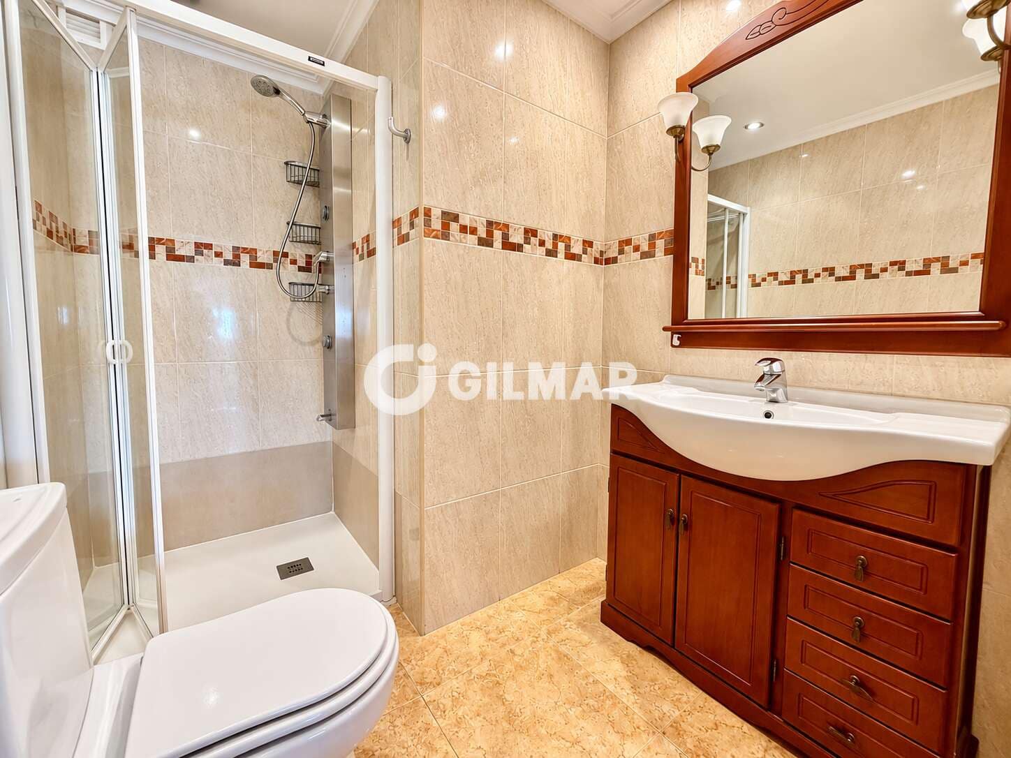 2 bedroom Flat for sale in Alicante / Alacant city with pool garage - € 445,000 (Ref: 10173046)
