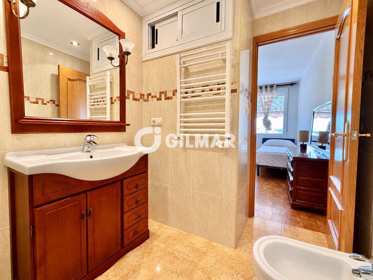 2 bedroom Flat for sale in Alicante / Alacant city with pool garage - € 445,000 (Ref: 10173046)