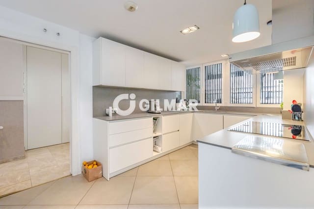 Pareado de 7 habitaciones en San Sebastián de los Reyes en venta con piscina garaje - 1.690.000 € (Ref: 10179198)