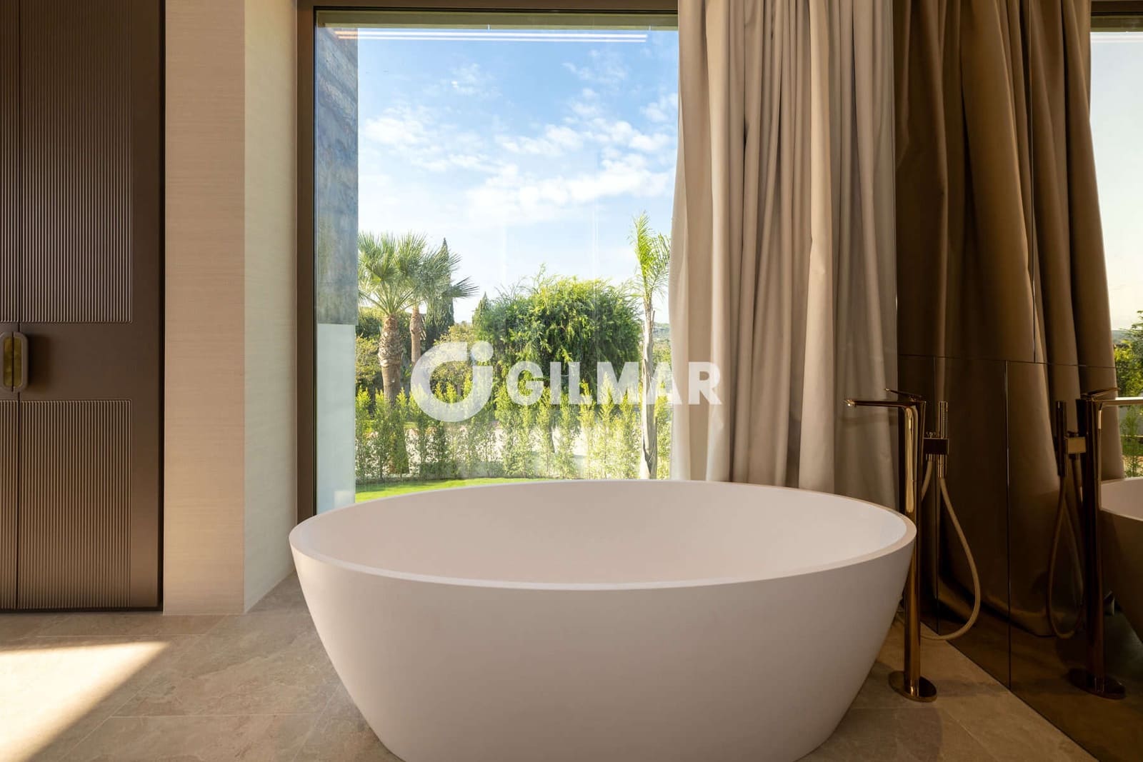 Chalet de 6 habitaciones en Sotogrande en venta con piscina - 7.950.000 € (Ref: 10179662)