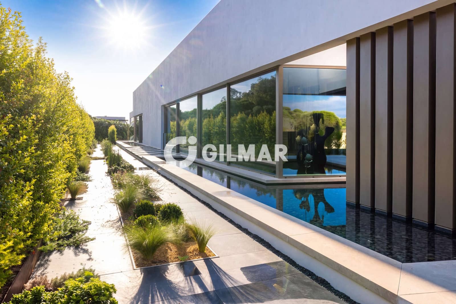 Chalet de 6 habitaciones en Sotogrande en venta con piscina - 7.950.000 € (Ref: 10179662)