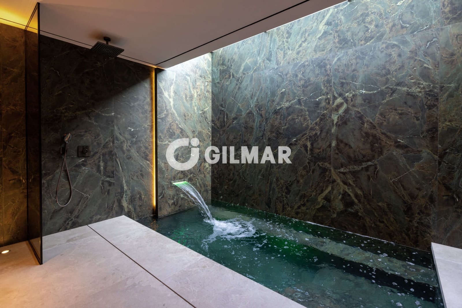 Chalet de 6 habitaciones en Sotogrande en venta con piscina - 7.950.000 € (Ref: 10179662)