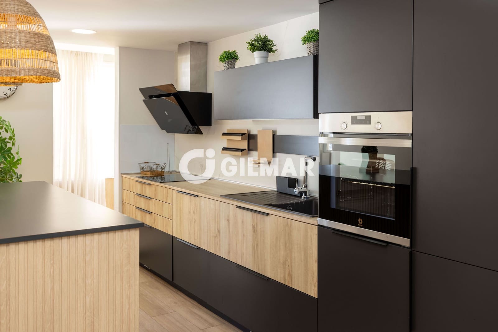 3 sypialnia Mieszkanie na sprzedaż w Marbella z basenem garażem - 780 000 € (Ref: 10179663)