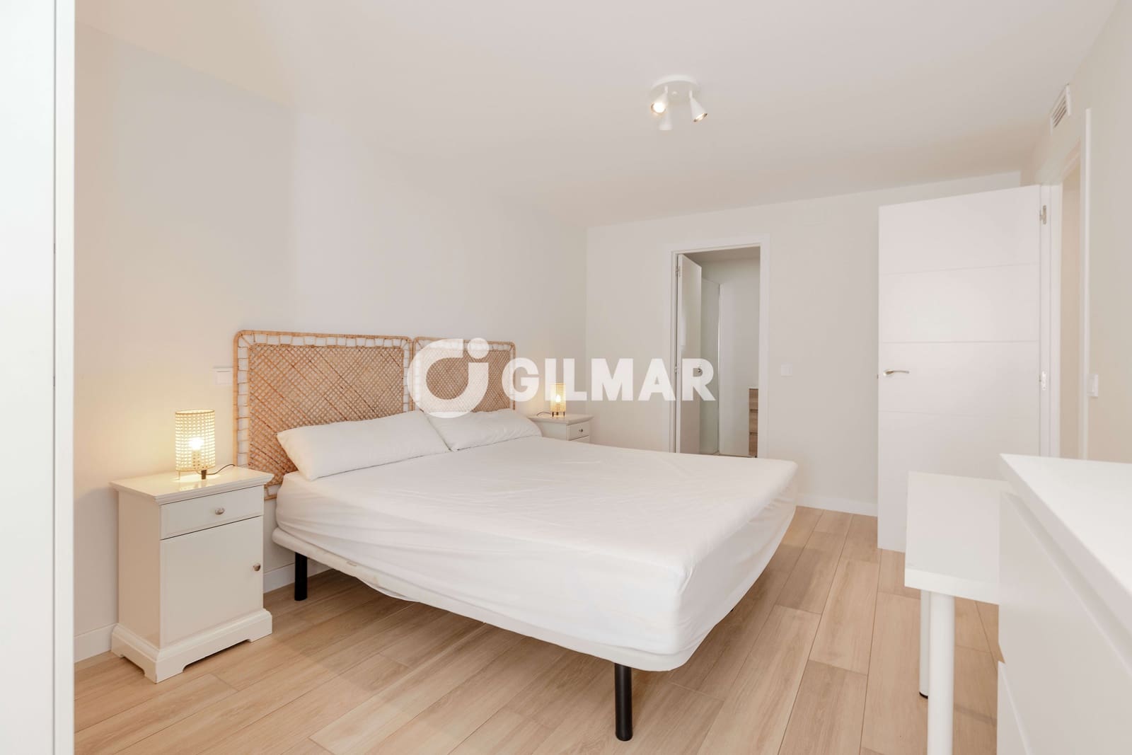 3 sypialnia Mieszkanie na sprzedaż w Marbella z basenem garażem - 780 000 € (Ref: 10179663)