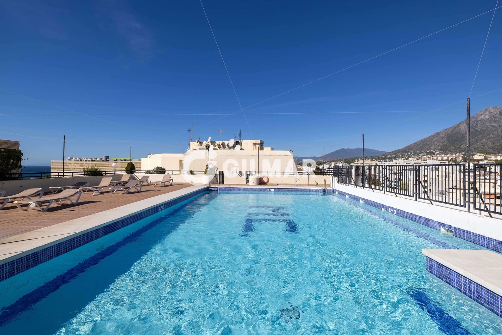 3 sypialnia Mieszkanie na sprzedaż w Marbella z basenem garażem - 780 000 € (Ref: 10179663)