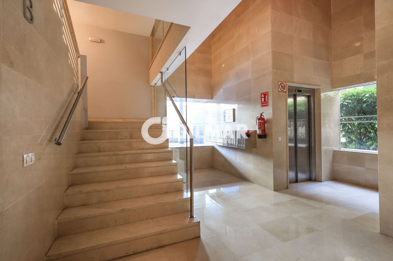 Ático de 2 habitaciones en Madrid ciudad en venta con piscina garaje - 898.000 € (Ref: 10180988)