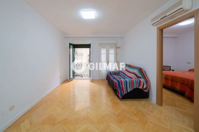 1 bedroom Flat for sale in Embajadores, Madrid city - € 375,000 (Ref: 10180990)