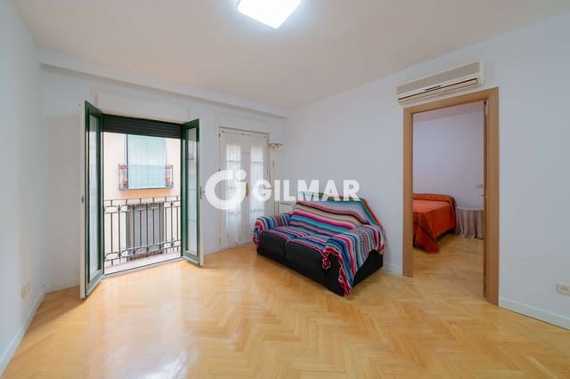 1 bedroom Flat for sale in Embajadores, Madrid city - € 375,000 (Ref: 10180990)