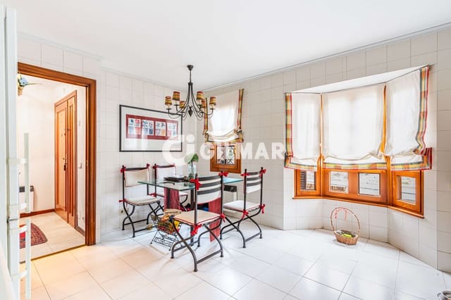 Pareado de 5 habitaciones en Majadahonda en venta con piscina garaje - 1.075.000 € (Ref: 10183719)