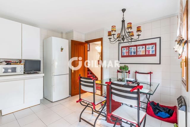 Pareado de 5 habitaciones en Majadahonda en venta con piscina garaje - 1.075.000 € (Ref: 10183719)
