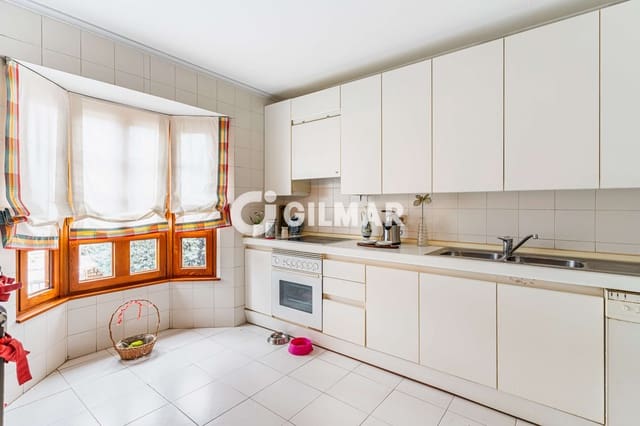 Pareado de 5 habitaciones en Majadahonda en venta con piscina garaje - 1.075.000 € (Ref: 10183719)