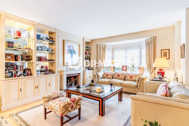 Pareado de 5 habitaciones en Majadahonda en venta con piscina garaje - 1.075.000 € (Ref: 10183719)