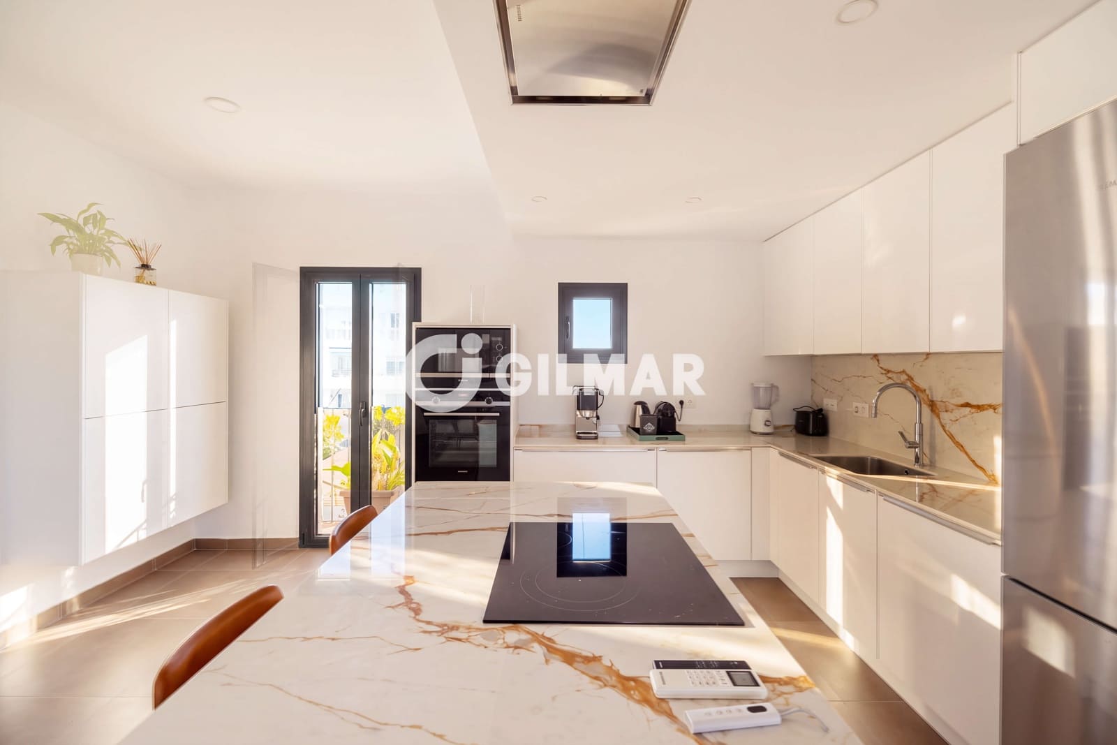 Piso de 3 habitaciones en Nueva Andalucia en venta con garaje - 1.395.000 € (Ref: 10183720)
