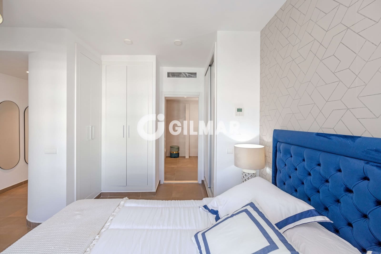 Piso de 3 habitaciones en Nueva Andalucia en venta con garaje - 1.395.000 € (Ref: 10183720)