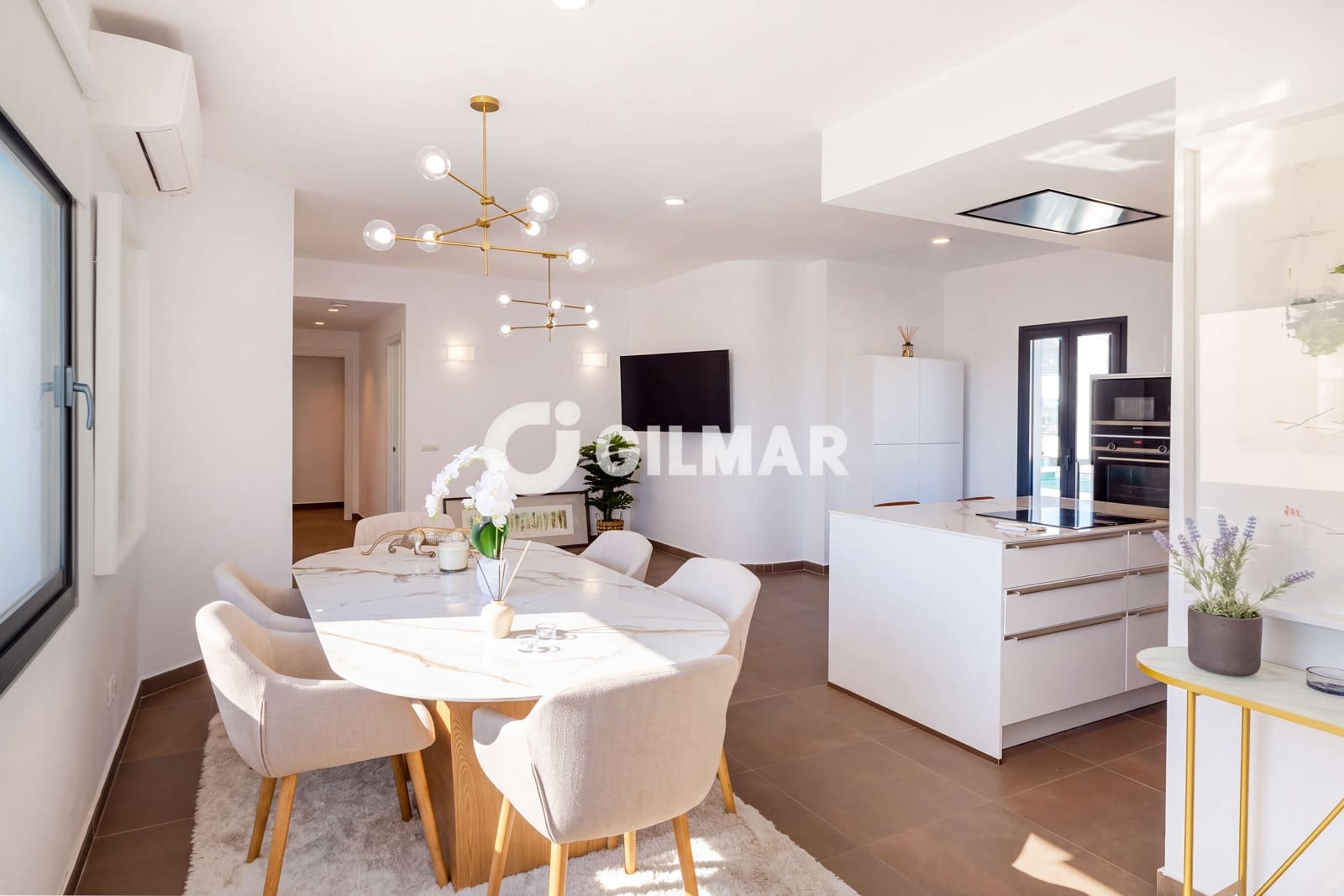 Piso de 3 habitaciones en Nueva Andalucia en venta con garaje - 1.395.000 € (Ref: 10183720)