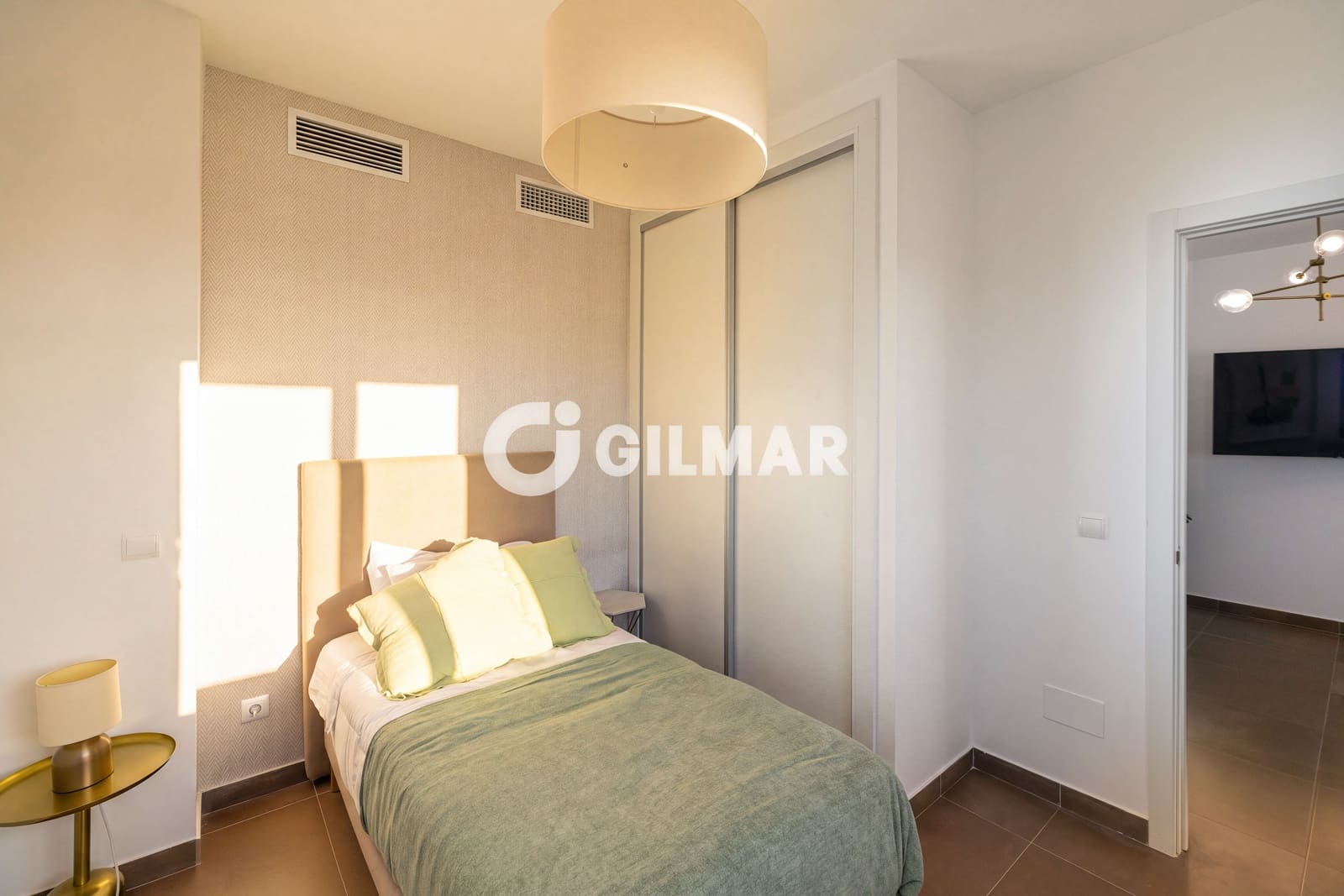 Piso de 3 habitaciones en Nueva Andalucia en venta con garaje - 1.395.000 € (Ref: 10183720)