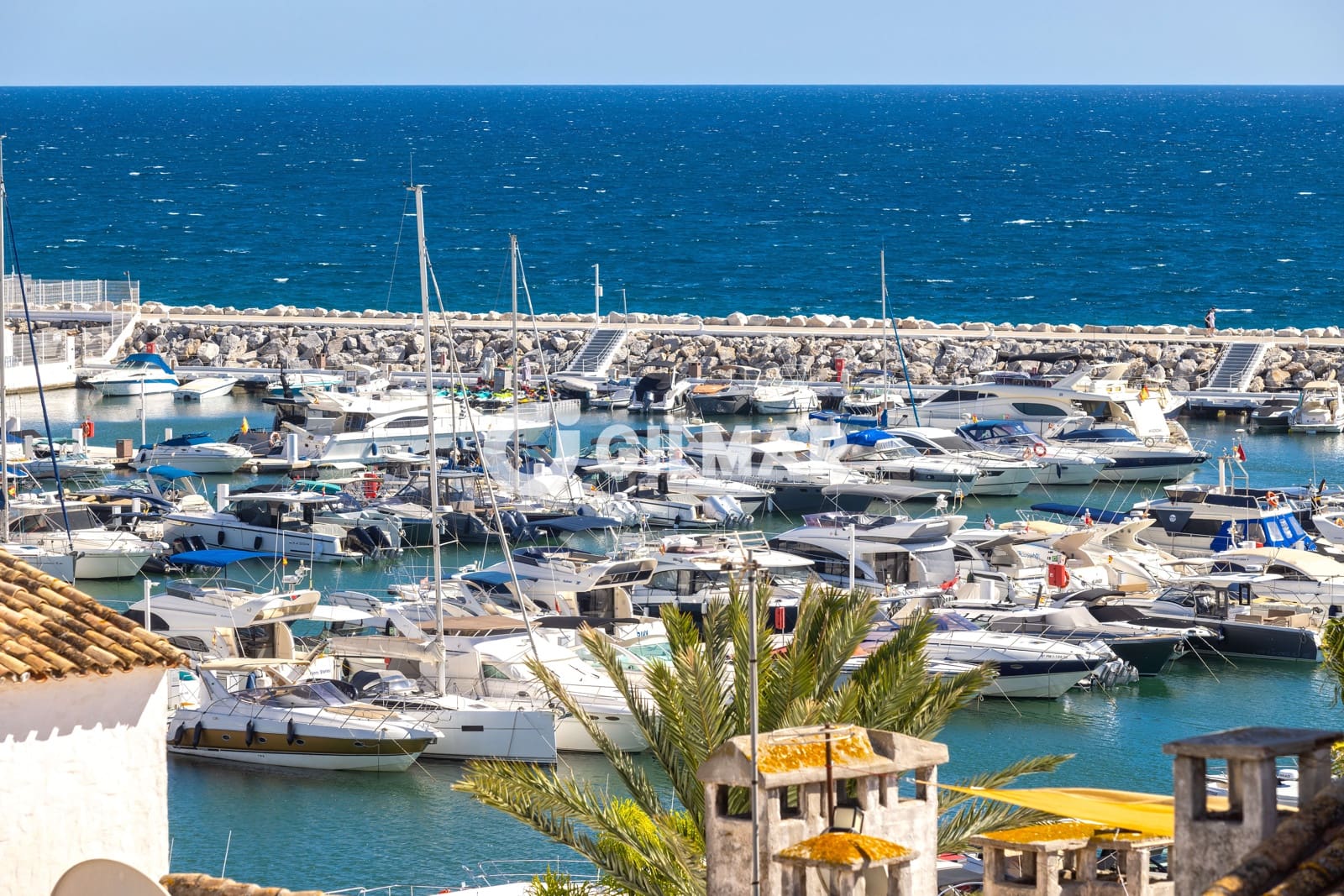 Piso de 3 habitaciones en Nueva Andalucia en venta con garaje - 1.395.000 € (Ref: 10183720)