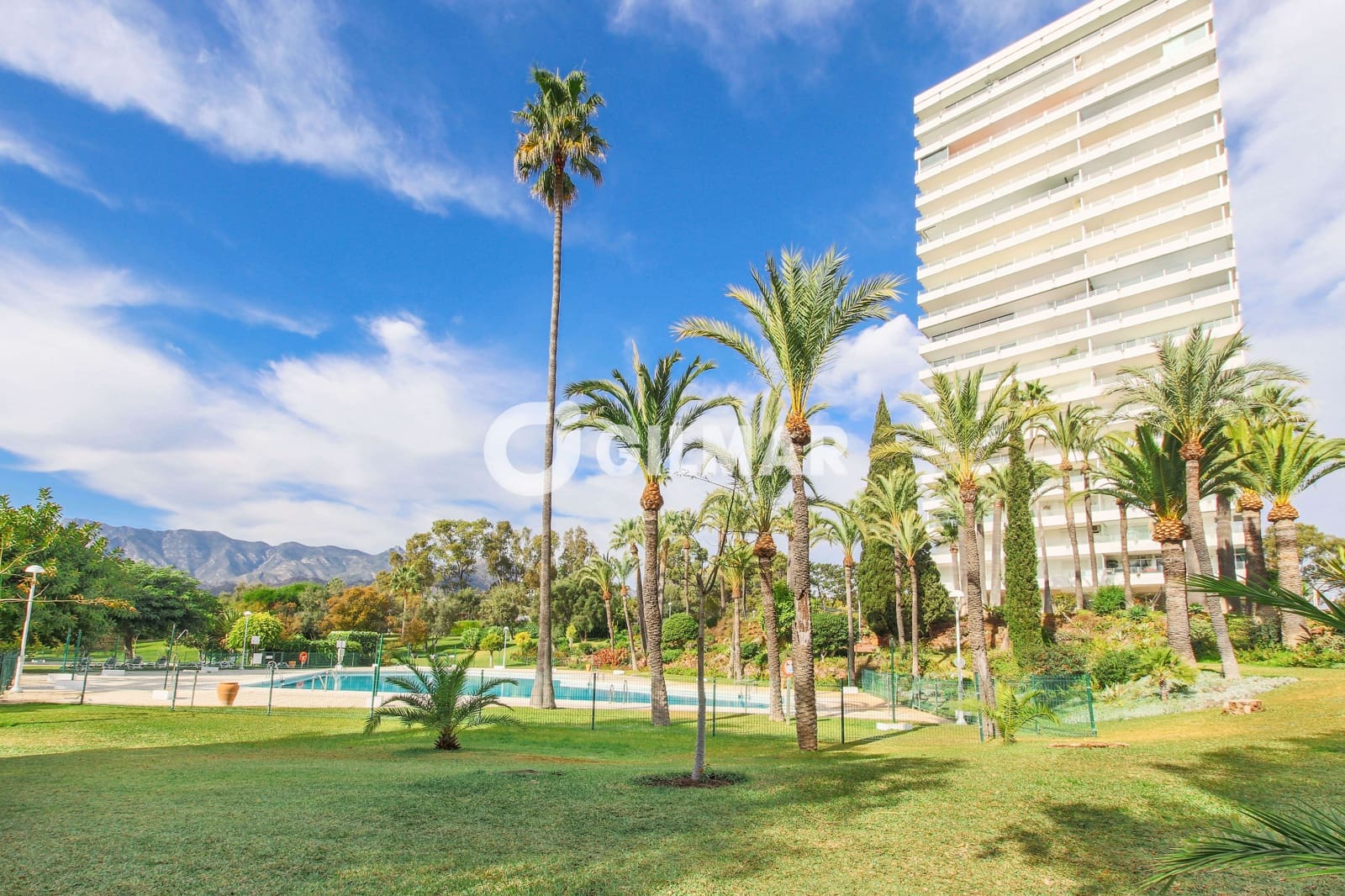 3 sovrum Lägenhet till salu i Rio Real med pool garage - 899 000 € (Ref: 10186118)