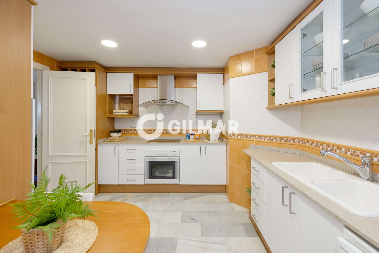 2 soveværelse Lejlighed til salg i Puerto Banus - € 850.000 (Ref: 10187590)