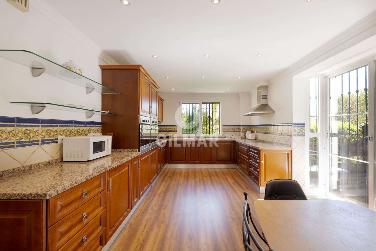 6 soverom Villa til salgs i Guadalmina med svømmebasseng garasje - € 1 640 000 (Ref: 9205773)