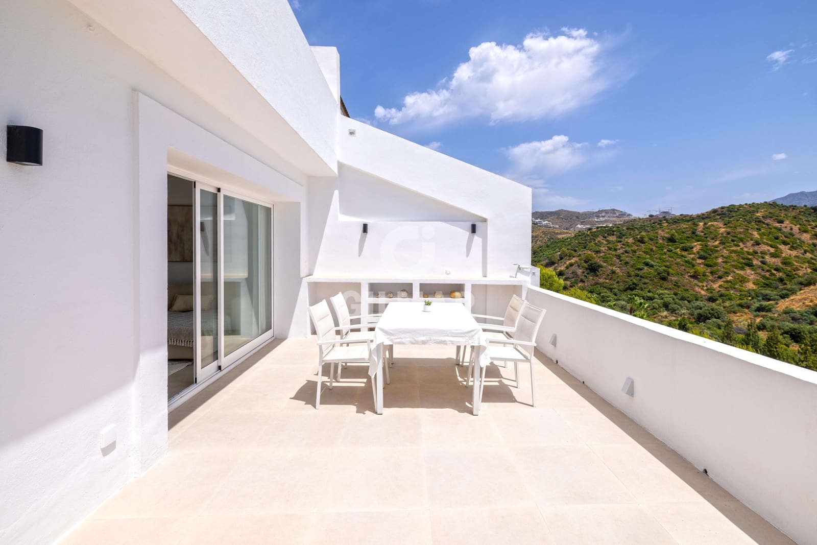 3 soverom Penthouse til salgs i Benahavis med svømmebasseng - € 850 000 (Ref: 9205774)