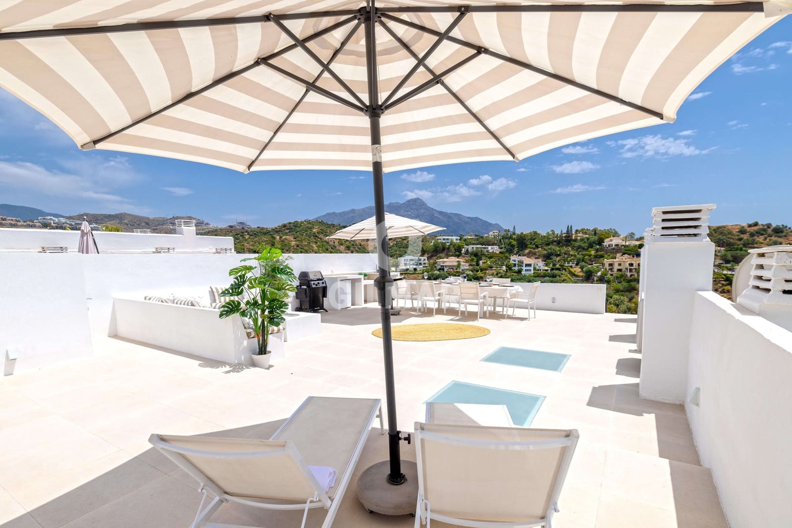 3 soverom Penthouse til salgs i Benahavis med svømmebasseng - € 850 000 (Ref: 9205774)